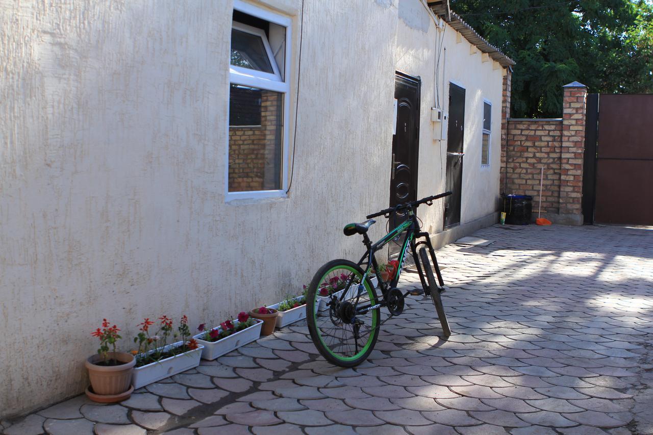 Holiday Hostel House Bișkek Exterior foto