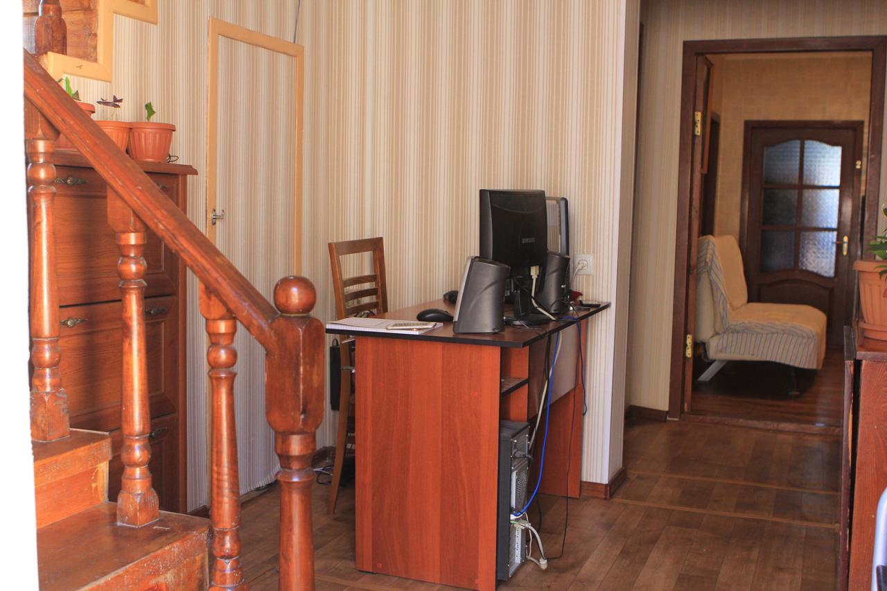 Holiday Hostel House Bișkek Exterior foto